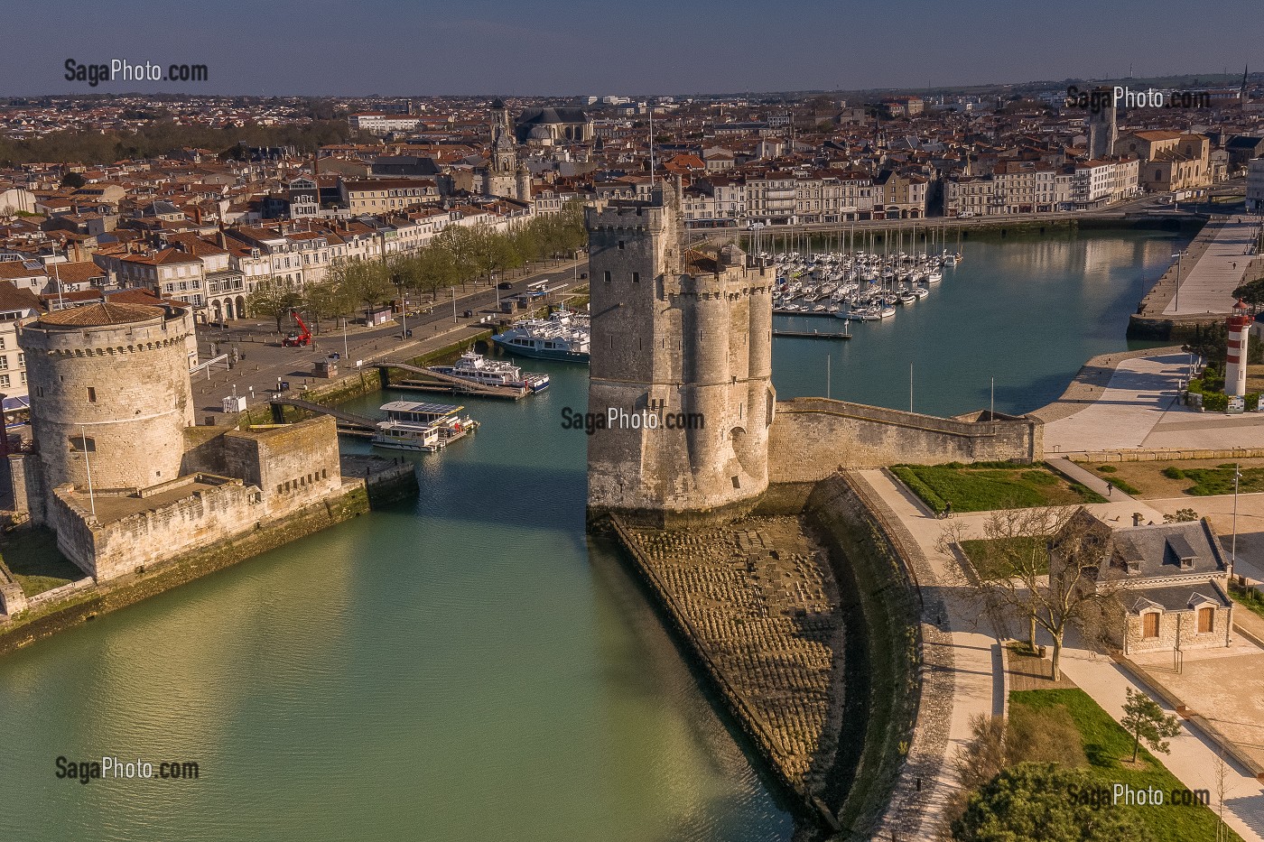 VUE AERIENNE, LA ROCHELLE, VIEUX PORT, (17) CHARENTE-MARITIME, NOUVELLE AQUITAINE, FRANCE 