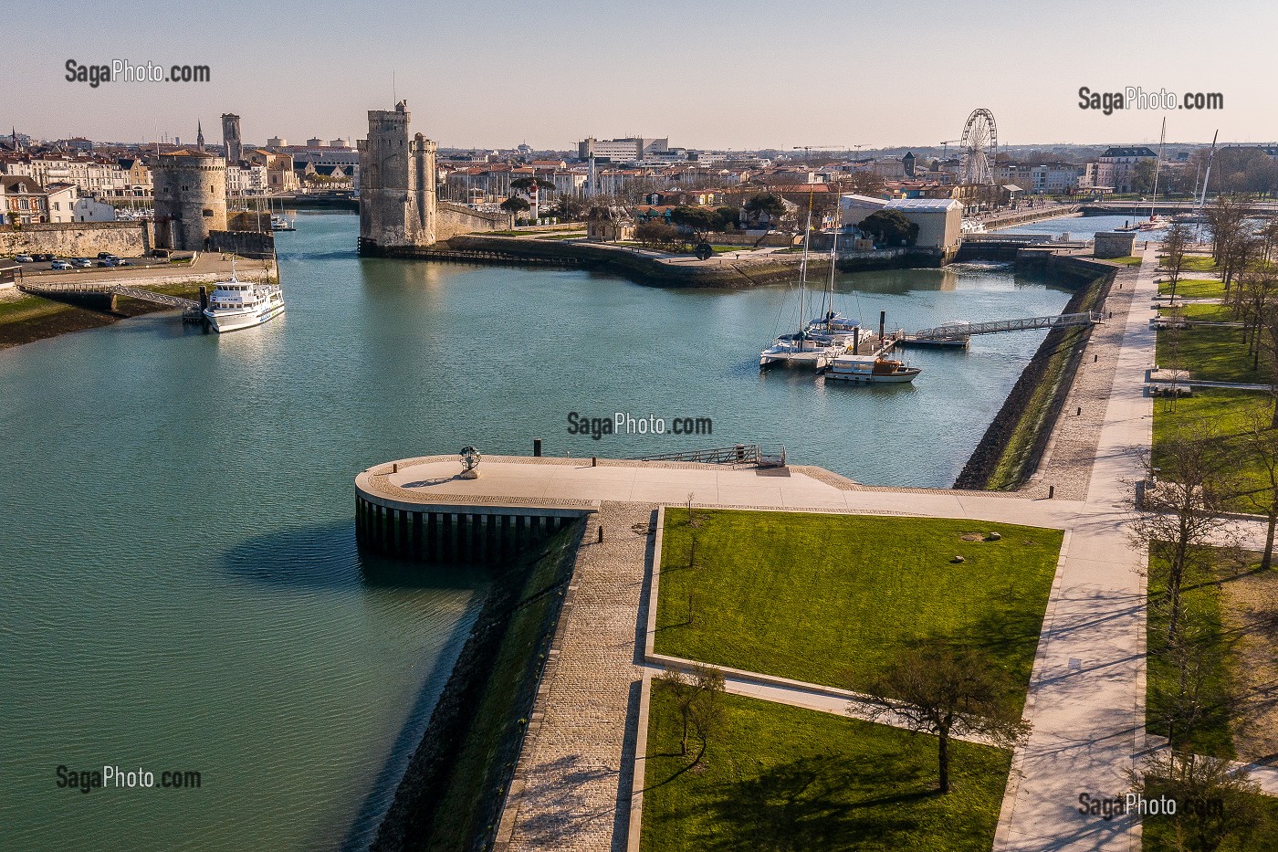 VUE AERIENNE, LA ROCHELLE, VIEUX PORT, (17) CHARENTE-MARITIME, NOUVELLE AQUITAINE, FRANCE 