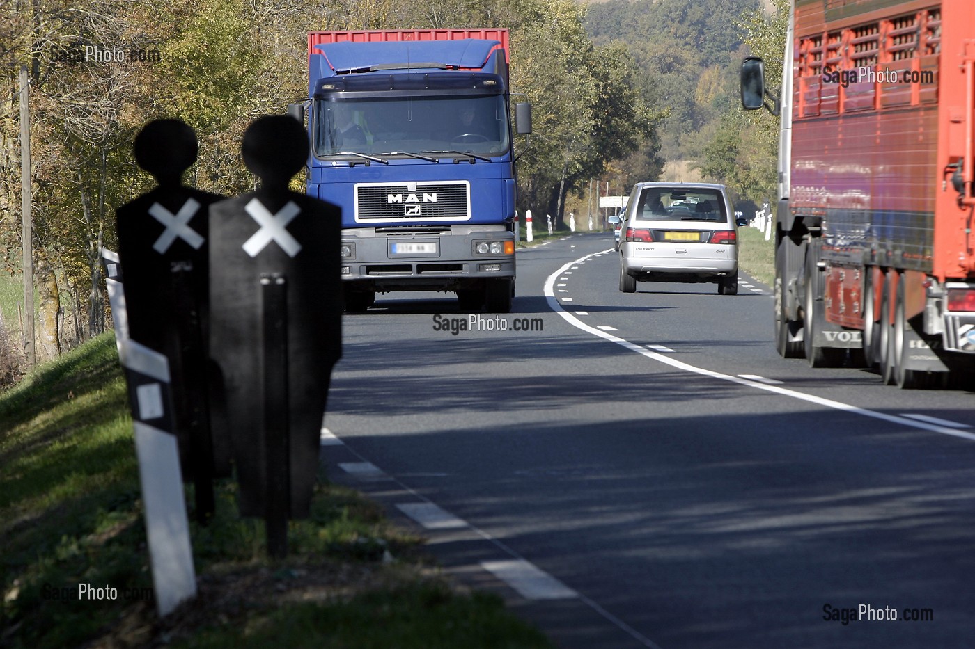 PREVENTION ROUTIERE, MARQUAGE DES VICTIMES D'ACCIDENT, DECEDEES SUR LES ROUTES DU TARN (81), FRANCE 