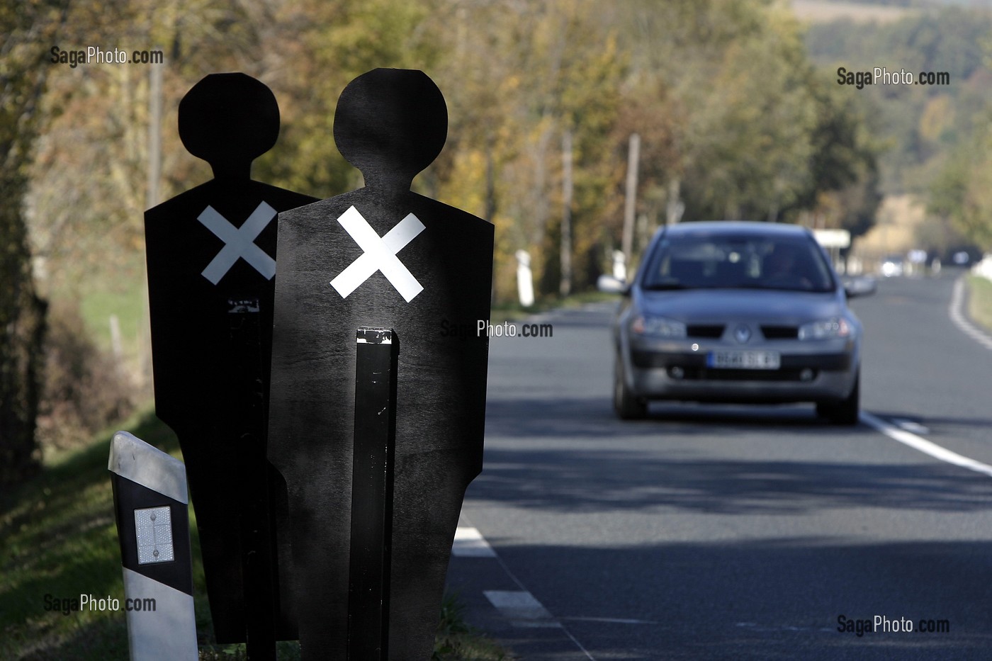 PREVENTION ROUTIERE, MARQUAGE DES VICTIMES D'ACCIDENT, DECEDEES SUR LES ROUTES DU TARN (81), FRANCE 