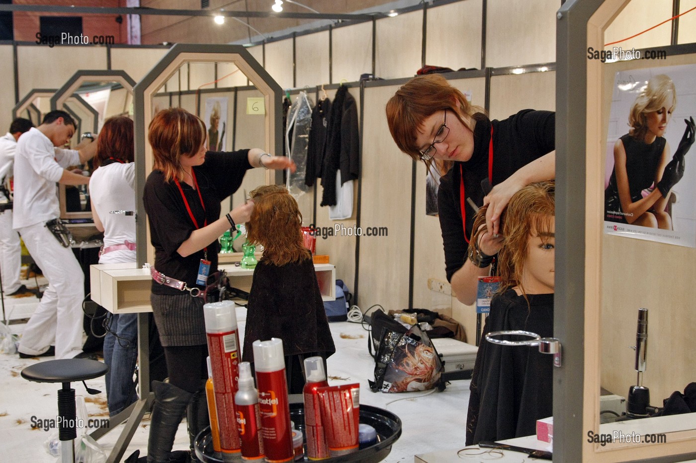 COIFFURE DAMES ET HOMMES, EPREUVE DES 40 EME OLYMPIADES DES METIERS EN BRETAGNE, SAINT-BRIEUC, FRANCE 