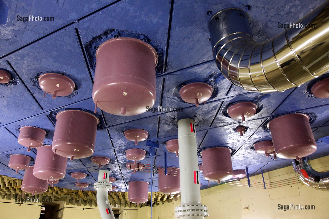 DESSOUS DE L'ANCIEN REACTEUR DE LA TRANCHE 1 DE LA CENTRALE NUCLEAIRE EDF DU BUGEY, AIN (01), FRANCE 