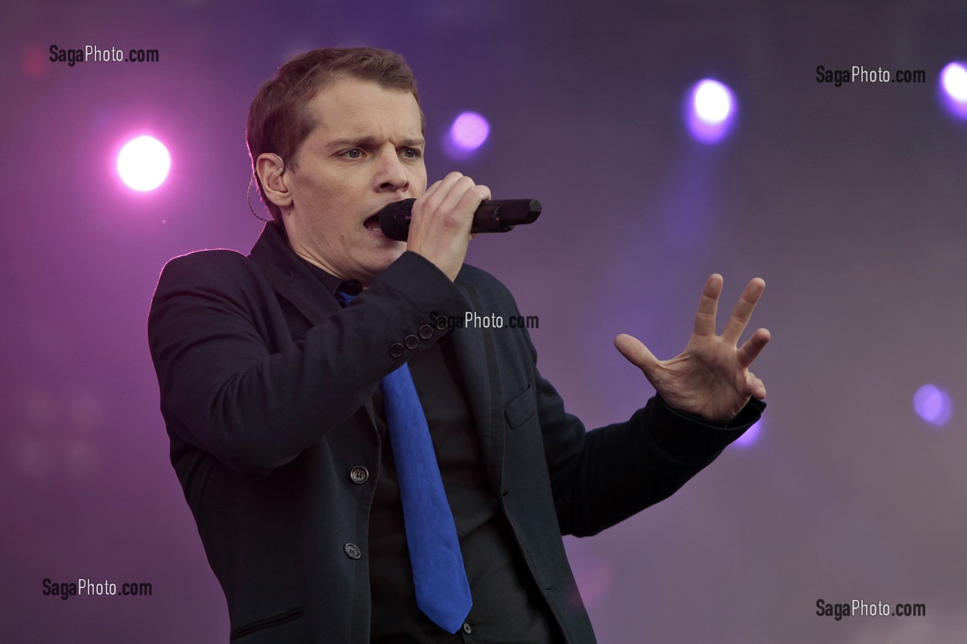 CONCERT DU CHANTEUR FRANCAIS BENABAR, FESTIVAL DES VIEILLES CHARRUES DE CARHAIX, FINISTERE (29), FRANCE 