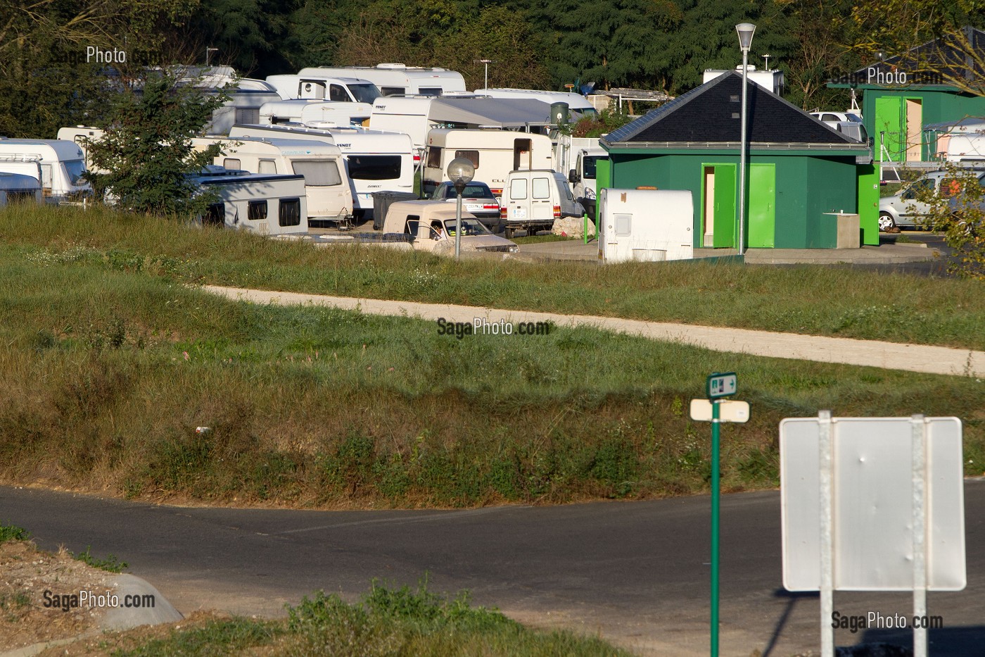 AIRE RESERVEE AUX GENS DU VOYAGE, LA VILLE AUX DAMES, INDRE-ET-LOIRE, FRANCE