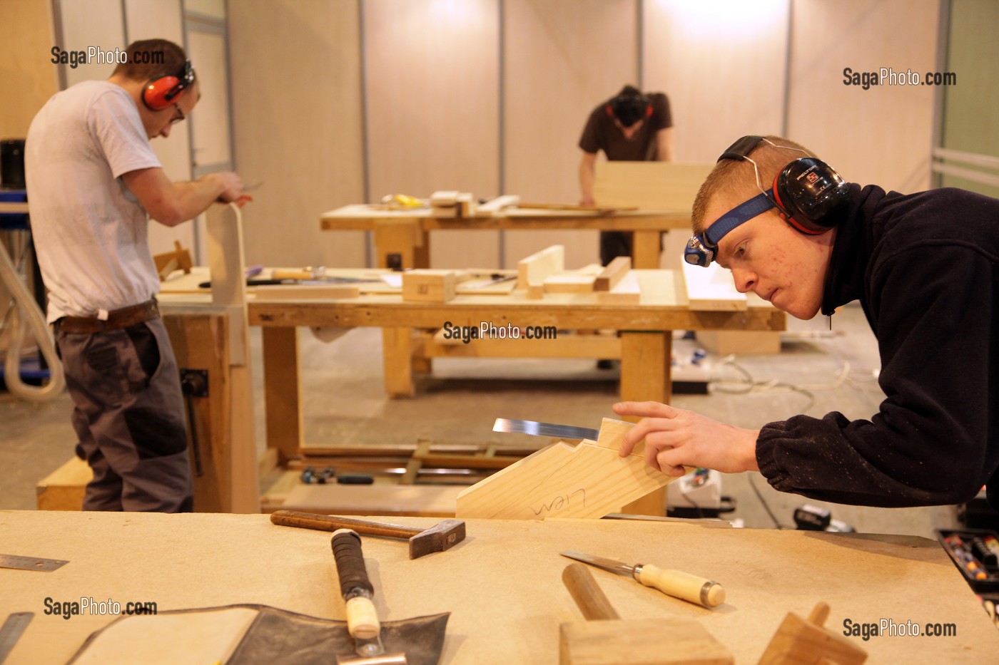 ETUDIANT EN CHARPENTE EBENISTERIE MENUISERIE, 42 EME OLYMPIADES DES METIERS EN BRETAGNE, RENNES, FRANCE 