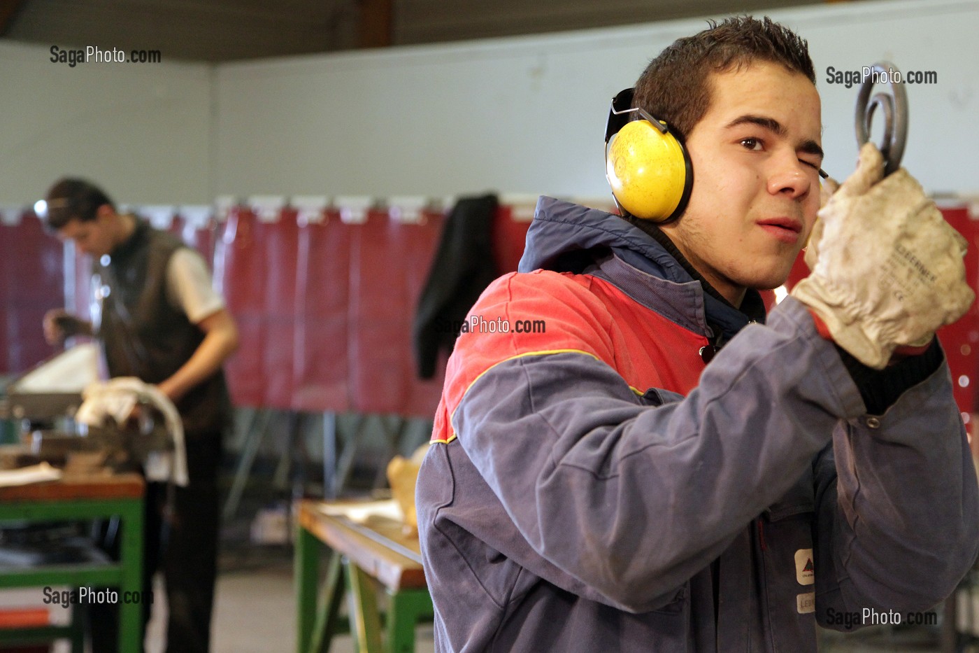 ETUDIANT EN SERRURERIE METALLERIE, 42 EME OLYMPIADES DES METIERS EN BRETAGNE, RENNES, FRANCE 