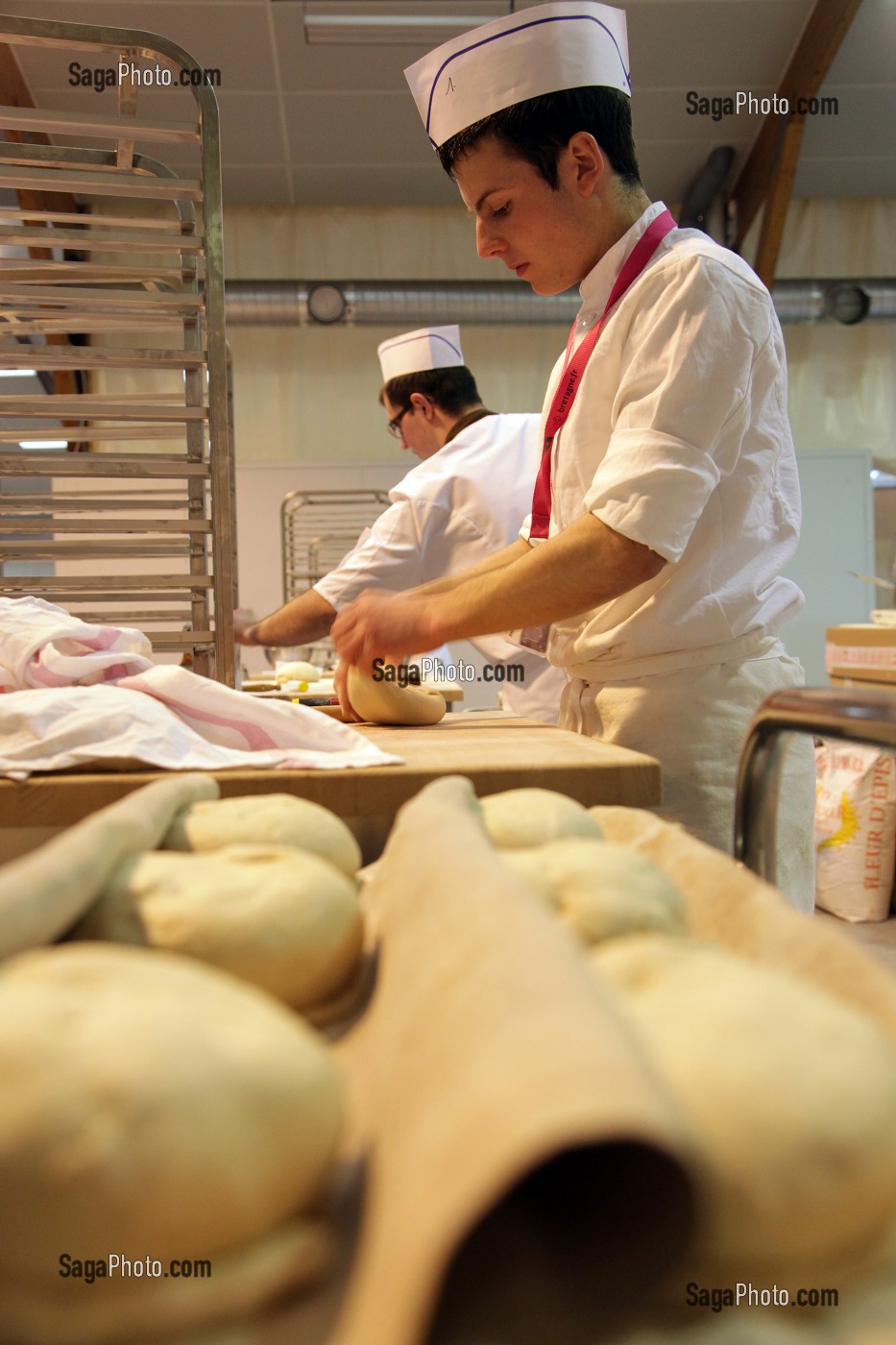 ETUDIANT EN BOULANGERIE PATISSERIE, 42 EME OLYMPIADES DES METIERS EN BRETAGNE, RENNES, FRANCE 
