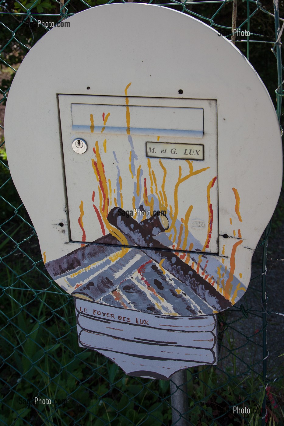 BOITE AUX LETTRES INSOLITE A SAINT-MARTIN-D'ABBAT, VILLAGE DES BOITES AUX LETTRES, LOIRET (45), FRANCE 