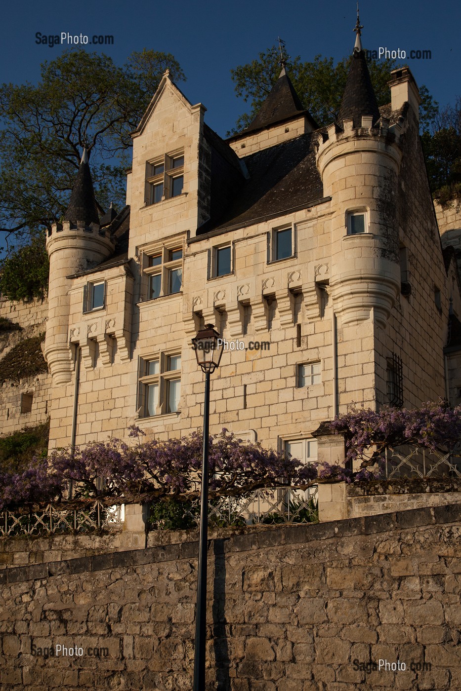 CHATEAU DE LA VIGNOLE, GENTILHOMMIERE DU 15EME SIECLE QUI, D'APRES LA LEGENDE, AURAIT ETE LA DEMEURE DE MARGUERITE D'ANJOU, SOUZAY, MAINE-ET-LOIRE (49), FRANCE 