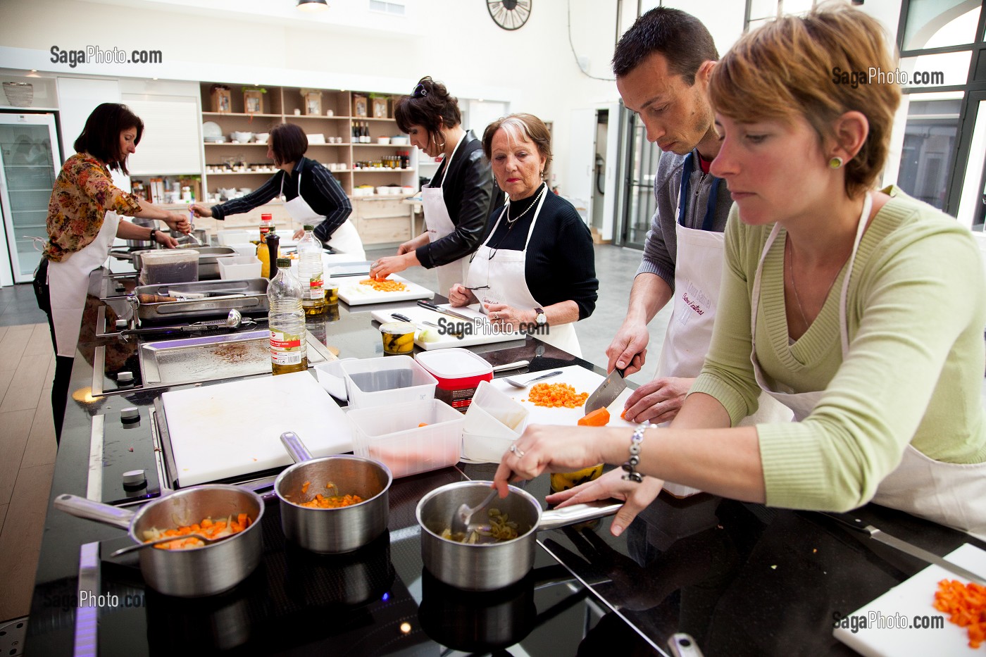 COURS DE CUISINE DISPENSE PAR LAURENT CLEMENT A L'ATELIER 11, COURS GABRIEL, CHARTRES, EURE-ET-LOIR (28), FRANCE 