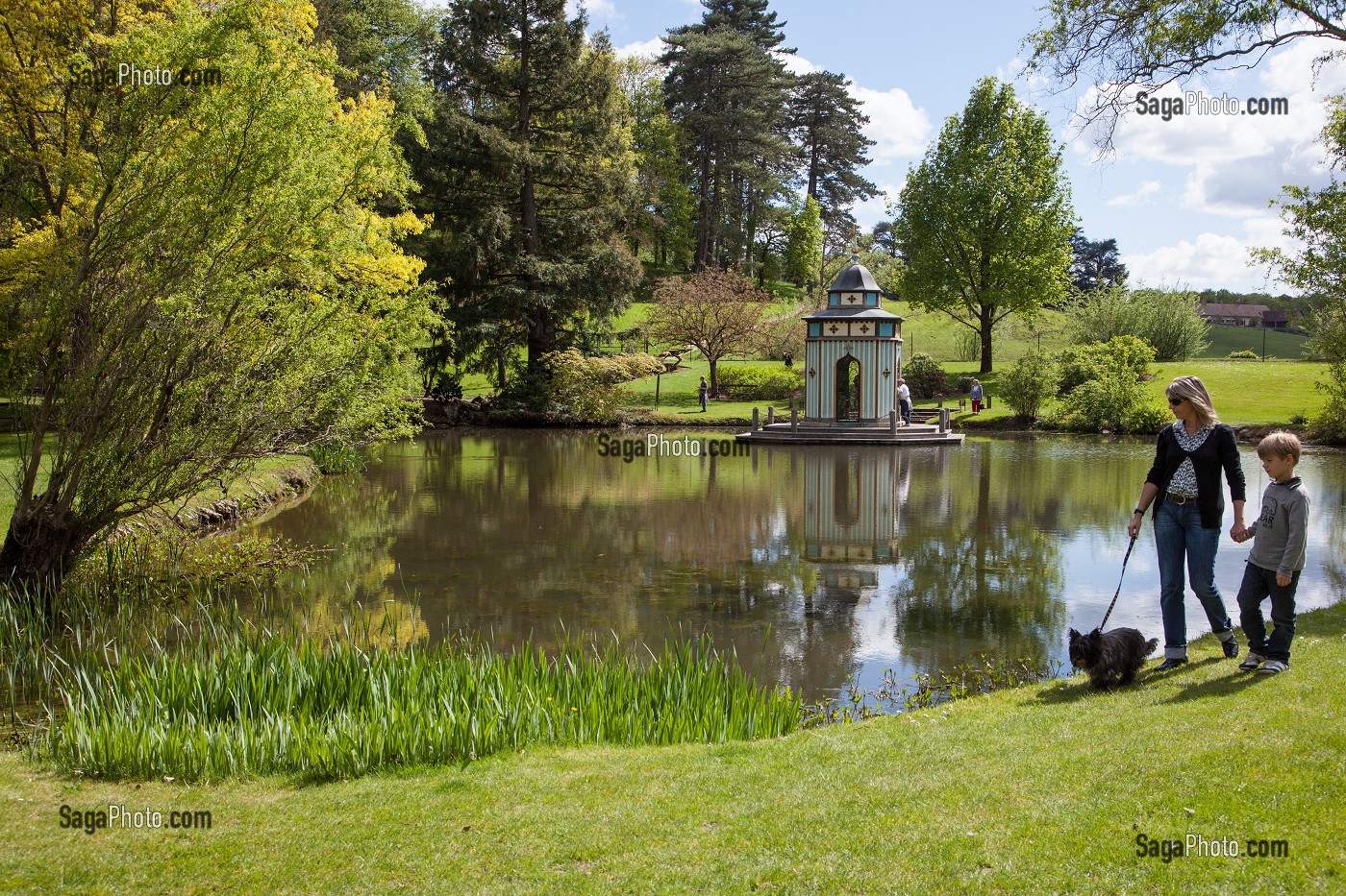 PAVILLON TURC DU PARC FLORAL, VILLAGE D'APREMONT-SUR-ALLIER, PLUS BEAU VILLAGE DE FRANCE, CHER (18), FRANCE 