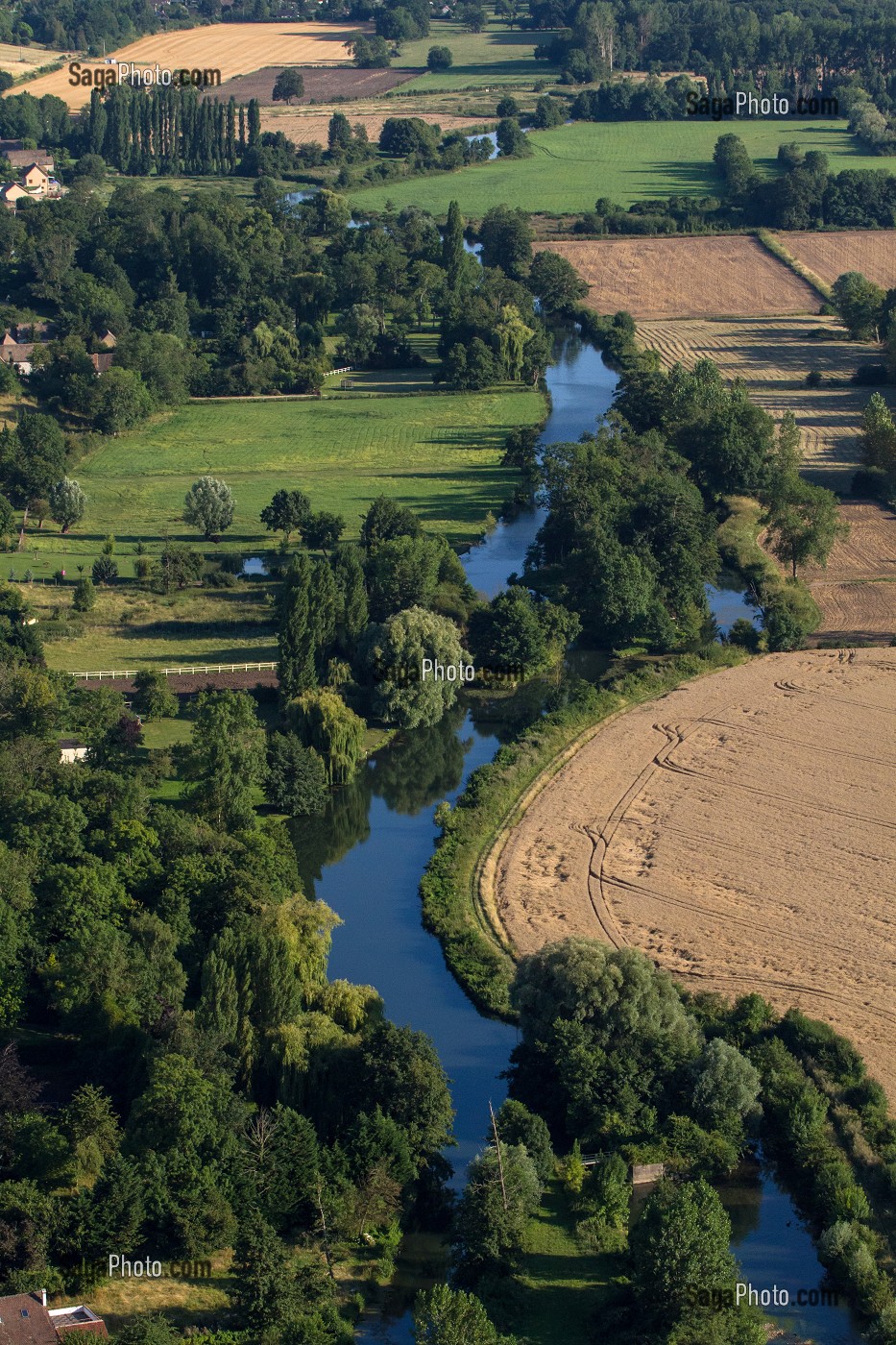 BOUCLE DE RIVIERE, VALLEE DE L'EURE, REGION DE PACY-SUR-EURE, EURE (27), NORMANDIE, FRANCE 