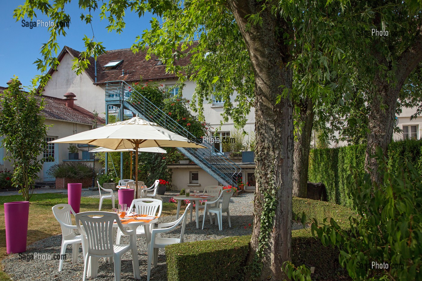 HOTEL-RESTAURANT LE FAISAN DORE ET LA TABLE DE CATHERINE, FONTENAI-SUR-ORNE, ORNE (61), FRANCE 