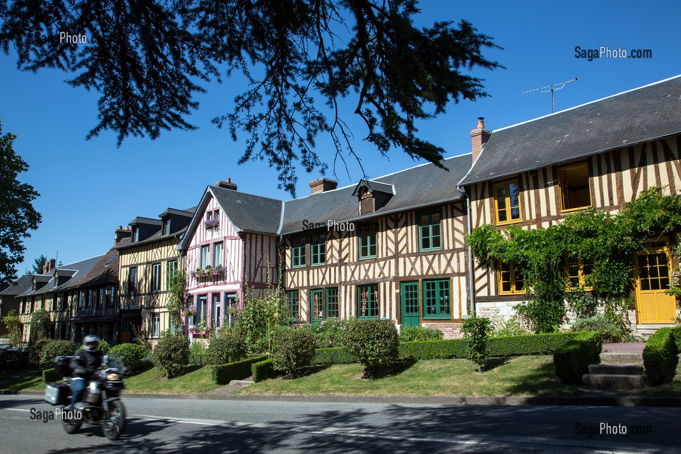 VILLAGE LABELLISE PLUS BEAU VILLAGE DE FRANCE, LE BEC-HELLOUIN, EURE (27), FRANCE 