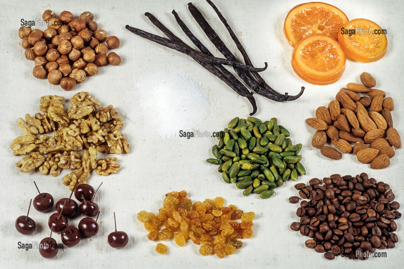 INDREDIENTS SERVANT √Ä LA FABRICATION DES BONBONS DE CHOCOLATS (NOISETTES SECHEES, GOUSSES DE VANILLE, SUCRE, ORANGES CONFITES, CERNEAUX DE NOIX, CERISES A L'EAU DE VIE, PISTACHES, AMANDES, RAISINS SECS, GRAINS DE CAFE) 