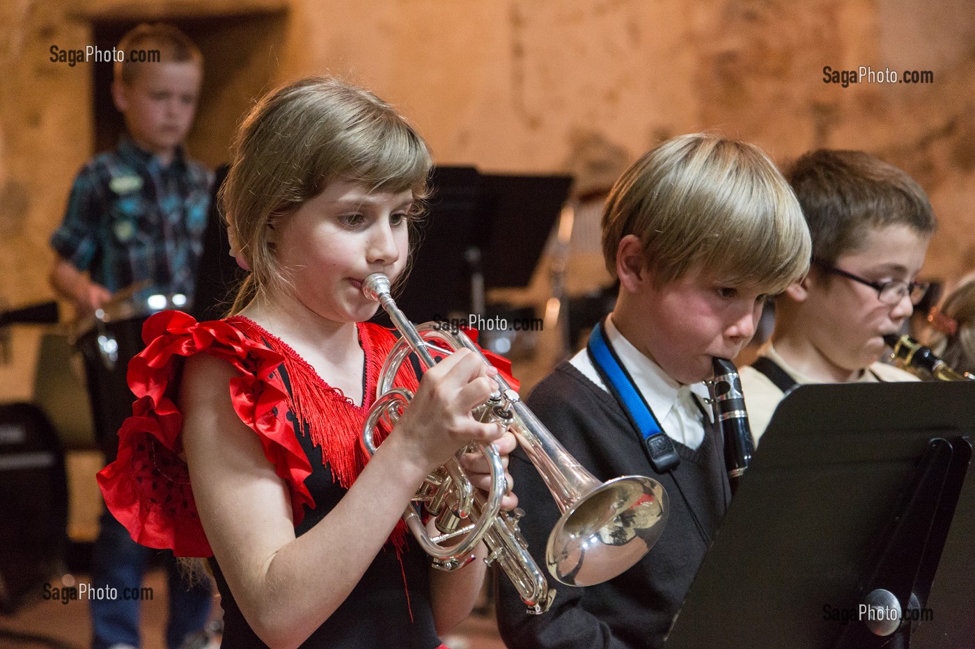 SPECTACLE CONCERT AVEC LES ENFANTS DE L'ECOLE DE MUSIQUE, RUGLES (27), FRANCE 
