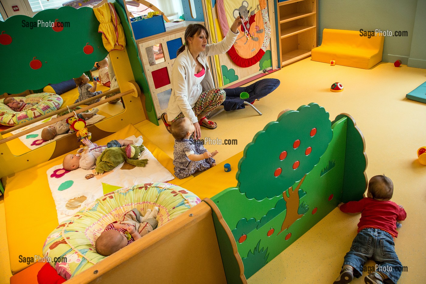 CENTRE MULTI-ACCUEIL PETITE ENFANCE ET JEUNESSE DE L'ILOT MOMES, ACTIVITES D'EVEIL, EDUCATION, PSYCHOMOTEUR, DAMVILLE (27), FRANCE 
