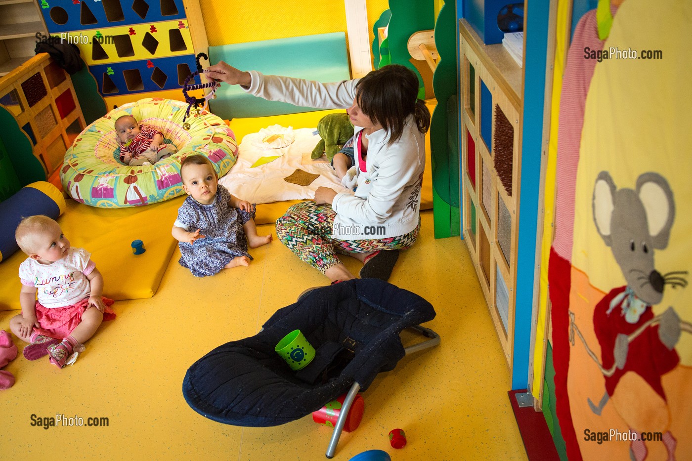 CENTRE MULTI-ACCUEIL PETITE ENFANCE ET JEUNESSE DE L'ILOT MOMES, ACTIVITES D'EVEIL, EDUCATION, PSYCHOMOTEUR, DAMVILLE (27), FRANCE 