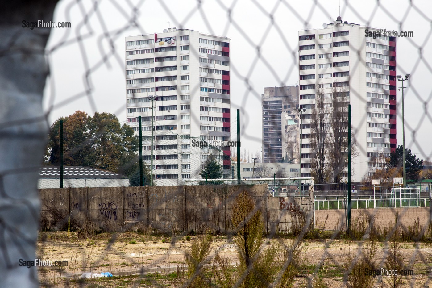 PLUS IMPORTANT PROGRAMME DE RENOVATION URBAINE DES QUARTIERS SENSIBLES DE CLICHY-SOUS-BOIS - MONTFERMEIL, SEINE-SAINT-DENIS (93), ILE-DE-FRANCE 