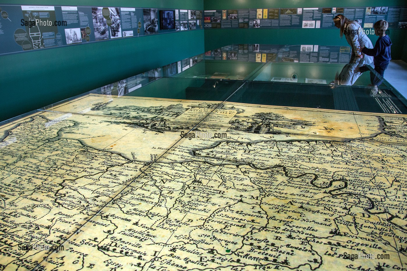 SALLE D'EXPOSITION SUR L'HISTOIRE DE L'ACIER ET DE TREFILERIE EN NORMANDIE, USINE DE LA MANUFACTURE BOHIN, CONSERVATOIRE VIVANT DE L’AIGUILLE ET DE L’EPINGLE, SAINT-SULPICE-SUR-RISLE, ORNE (61), FRANC 
