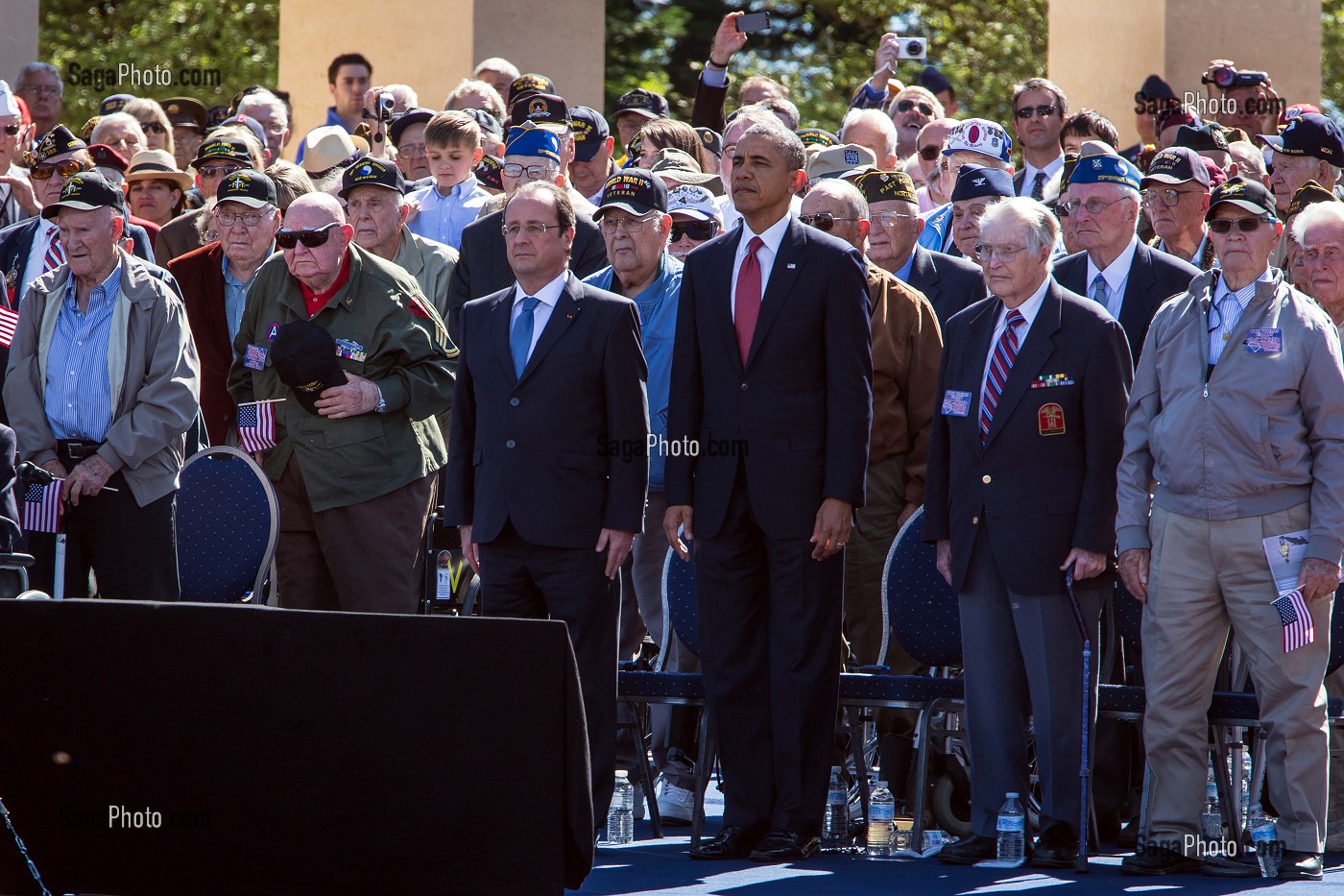 LES VETERANS DE LA SECONDE GUERRE MONDIALE EN PRESENCE DE BARACK OBAMA ET FRANCOIS HOLLANDE, COMMEMORATION AU CIMETIERE AMERICAIN, CEREMONIE DU 70 EME ANNIVERSAIRE DU DEBARQUEMENT EN NORMANDIE, COLLEVILLE-SUR-MER (14), FRANCE 