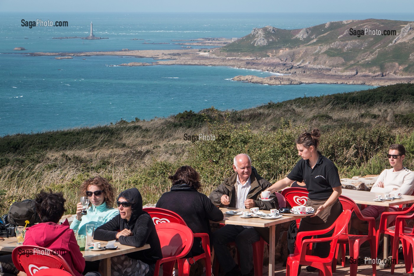 TERRASSE DU CAFE AU NEZ DE JOBOURG, MANCHE (50), FRANCE 