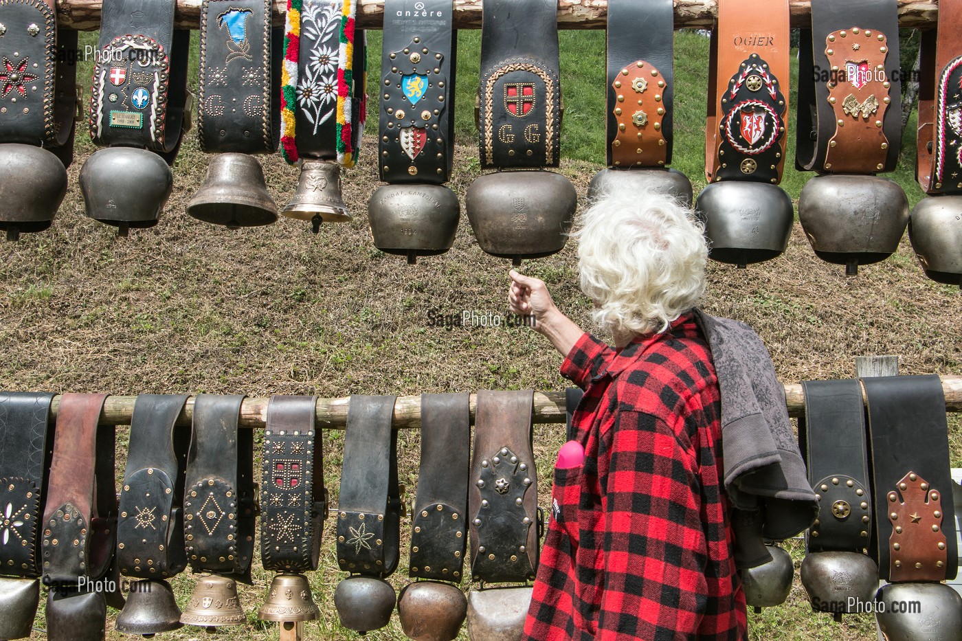 LES CLOCHES A VACHE DE MONTAGNE OU CLARINES, FETE DES PAYSANS ET ARTISANS, ENTREMONT-LE-VIEUX, SAVOIE (73), FRANCE 