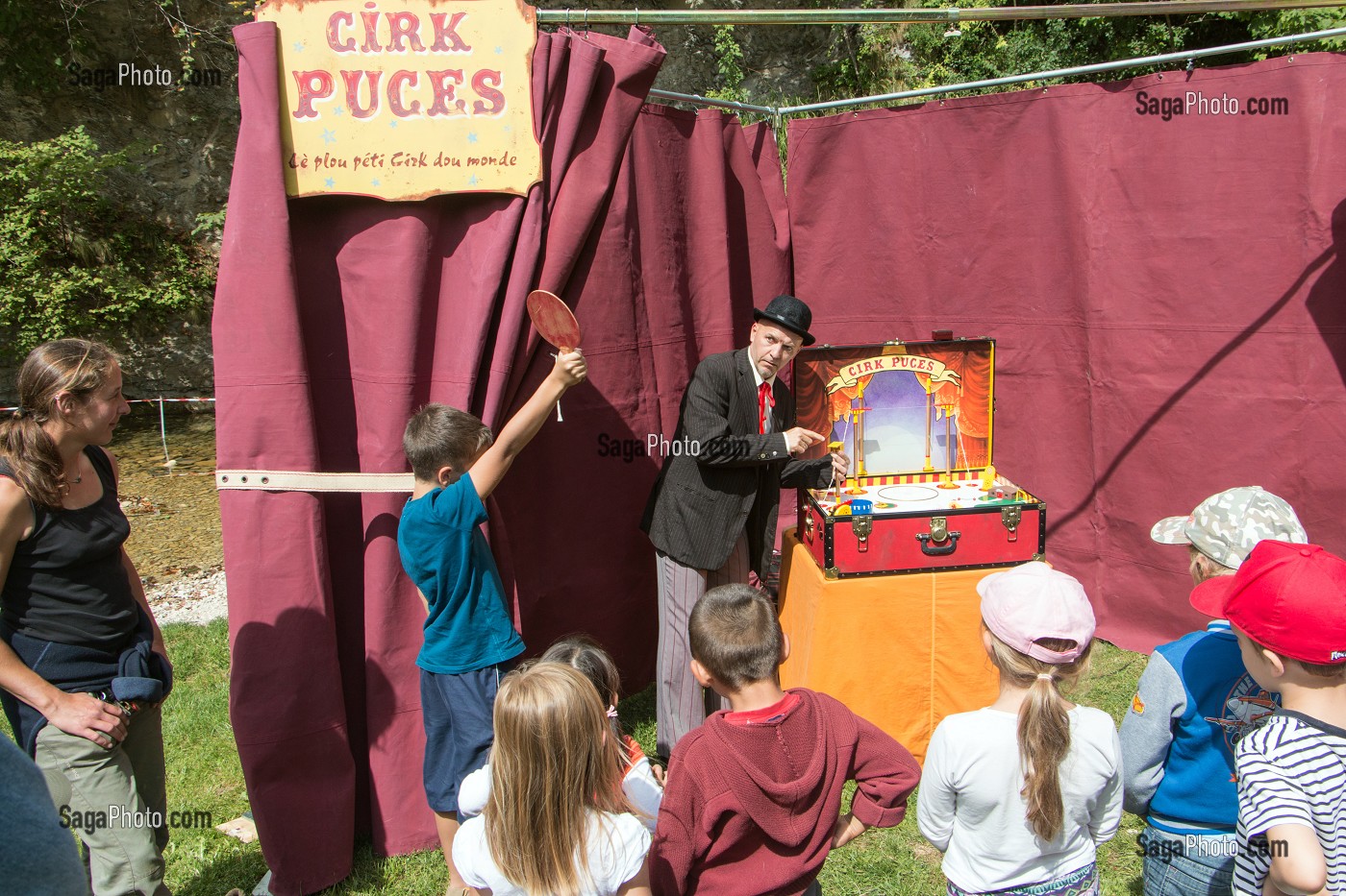 LE CIRK PUCES, PLUS PETIT CIRQUE DU MONDE, FETE DES PAYSANS ET ARTISANS, ENTREMONT-LE-VIEUX, SAVOIE (73), FRANCE 