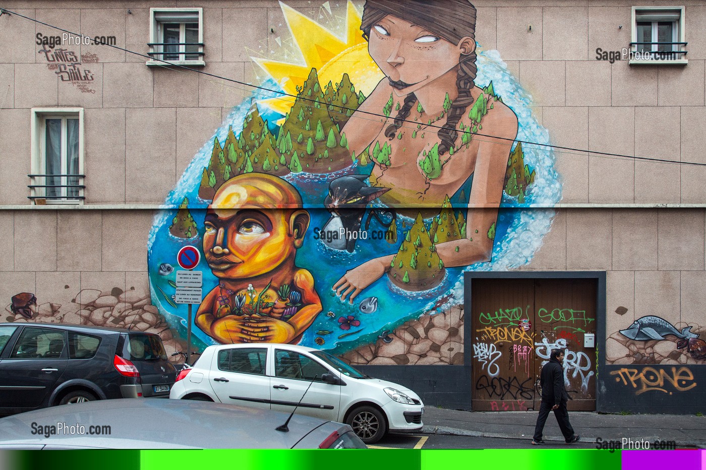 TAGS URBAINS DU CENTRE-VILLE, SCENE DE RUE, POLE GALLIENI, BAGNOLET (93), FRANCE 