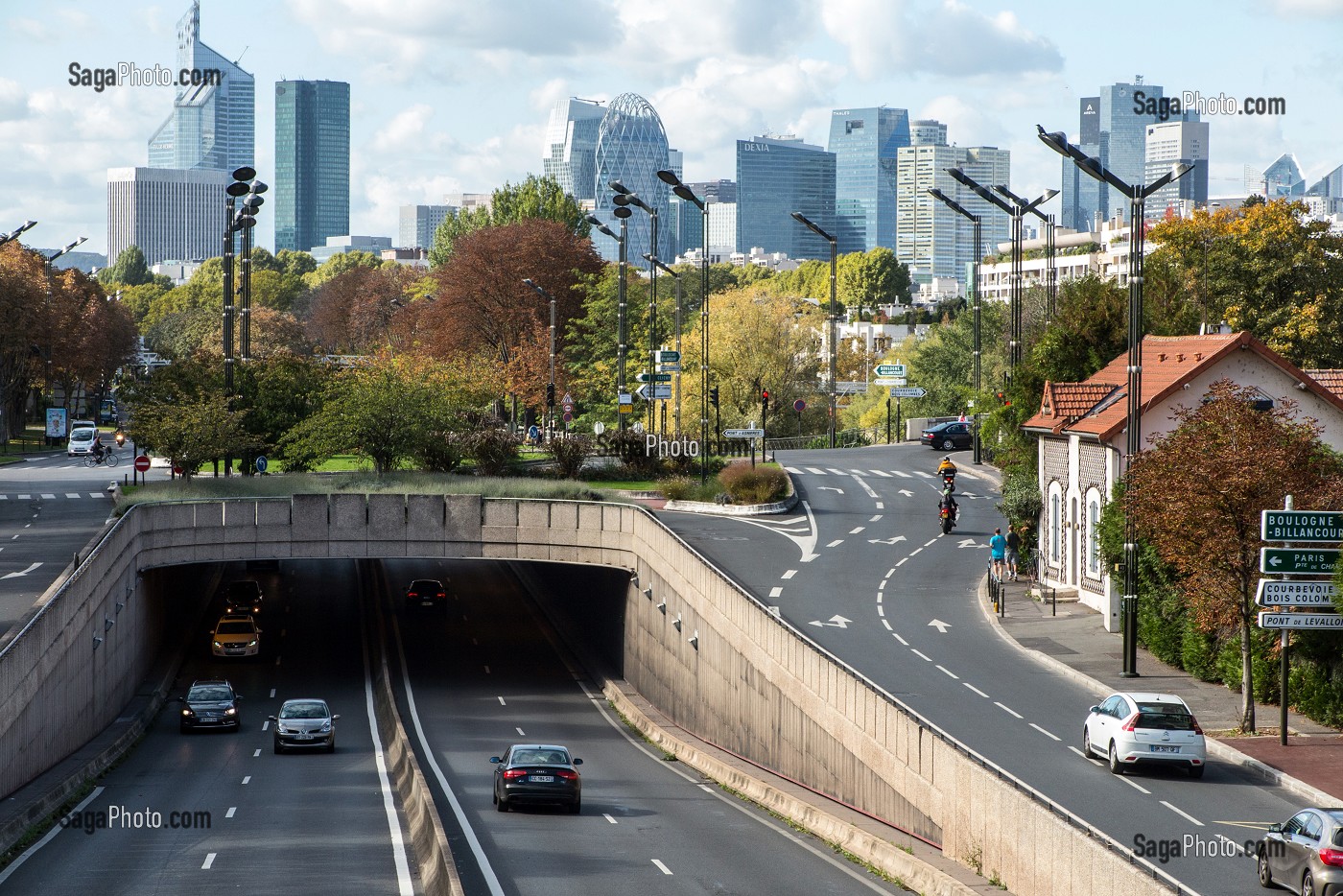 BOULEVARD BOURDON ET QUARTIER DE LA DEFENSE EN BORD DE SEINE, LEVALLOIS-PERRET (92), FRANCE 