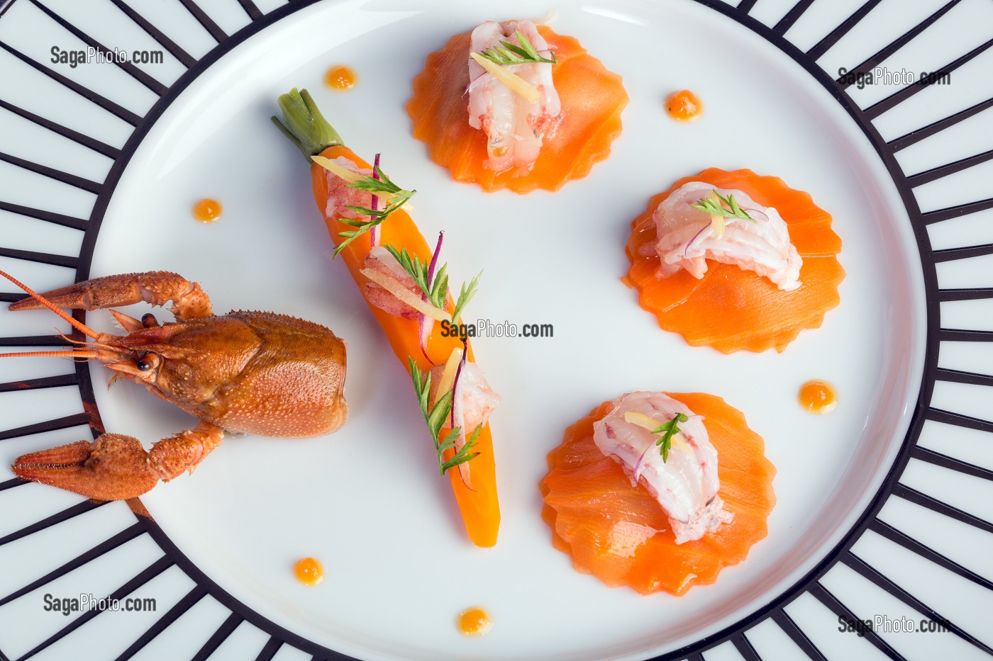 RAVIOLES DE CAROTTES FARCIES AUX ECREVISSES, RECETTE DE LAURENT CLEMENT, LIVRE DES RECETTES DE TERROIR EN EURE-ET-LOIR (28), FRANCE 