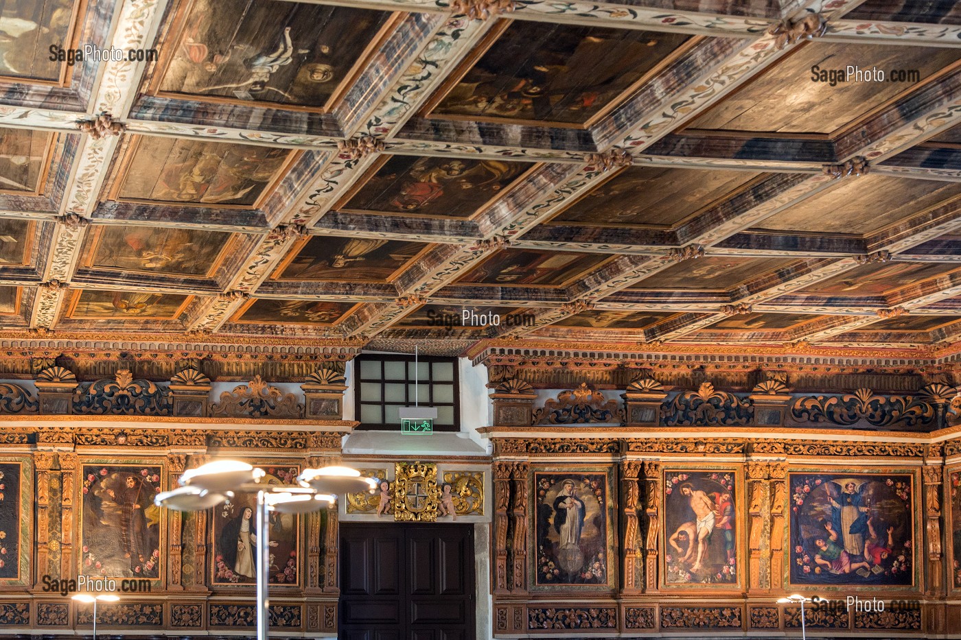 PEINTURE SUR BOIS AU PLAFOND DE LA VIE DU CHRIST, COUVENT DU CORPS DU CHRIST, VILA NOVA DE GAIA, PORTO, PORTUGAL 