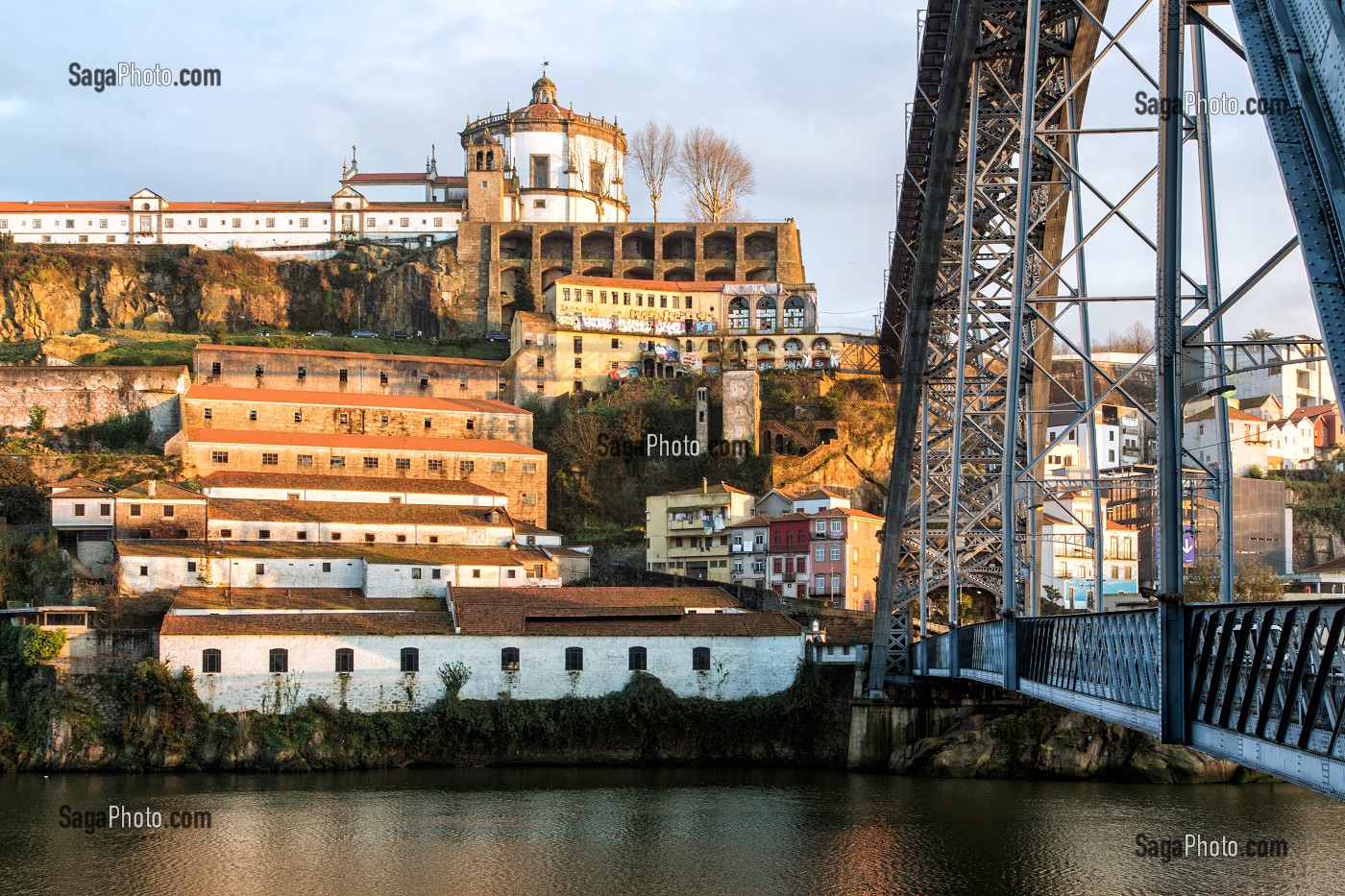 PONT LUIS IER SUR LE DOURO AVEC LE DOME DU MONASTERE DE SERRA DO PILAR, VILA NOVA DE GAIA, PORTO, PORTUGAL 