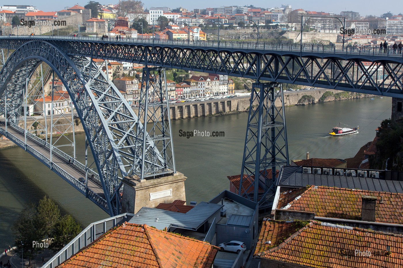 VILLE DE PORTO ET LE PONT LUIS IER SUR LE DOURO, REALISE PAR THEOPHILE SEYRIG, DISCIPLE DE GUSTAVE EIFFEL, VILA NOVA DE GAIA, PORTUGAL 
