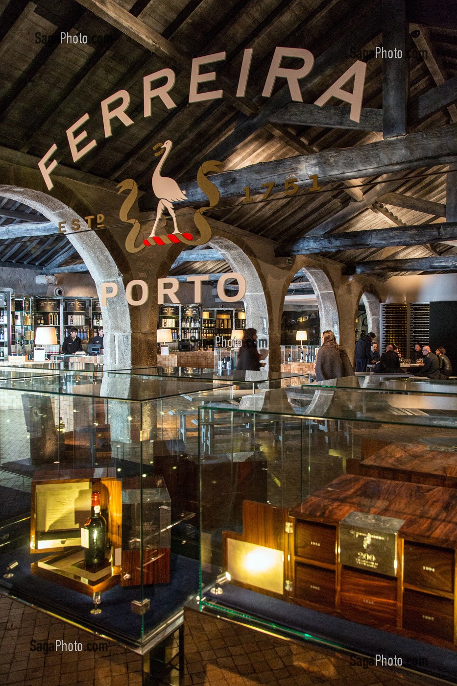 CHAI DE DEGUSTATION DES VINS DE PORTO DE LA SOCIETE FERREIRA, VILA NOVA DE GAIA, PORTO, PORTUGAL 