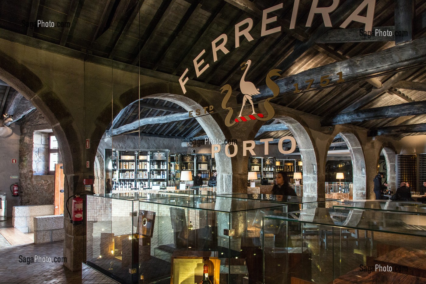CHAI DE DEGUSTATION DES VINS DE PORTO DE LA SOCIETE FERREIRA, VILA NOVA DE GAIA, PORTO, PORTUGAL 