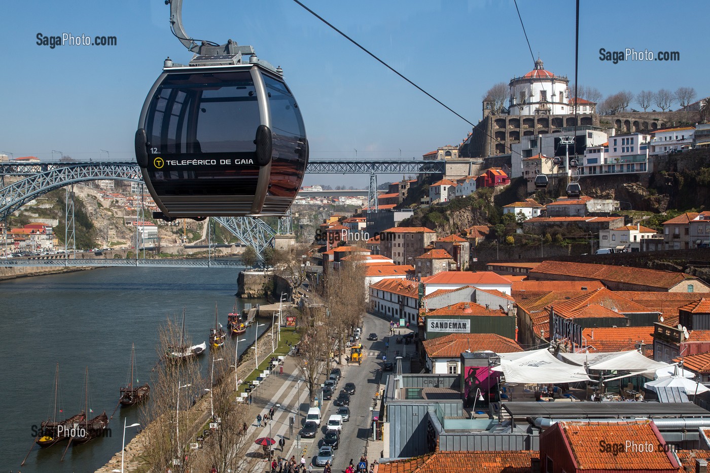 TELEPHERIQUE QUI RELIE LA VILLE BASSE DE VILA NOVA DE GAIA A LA VILLE HAUTE, PORTO, PORTUGAL 