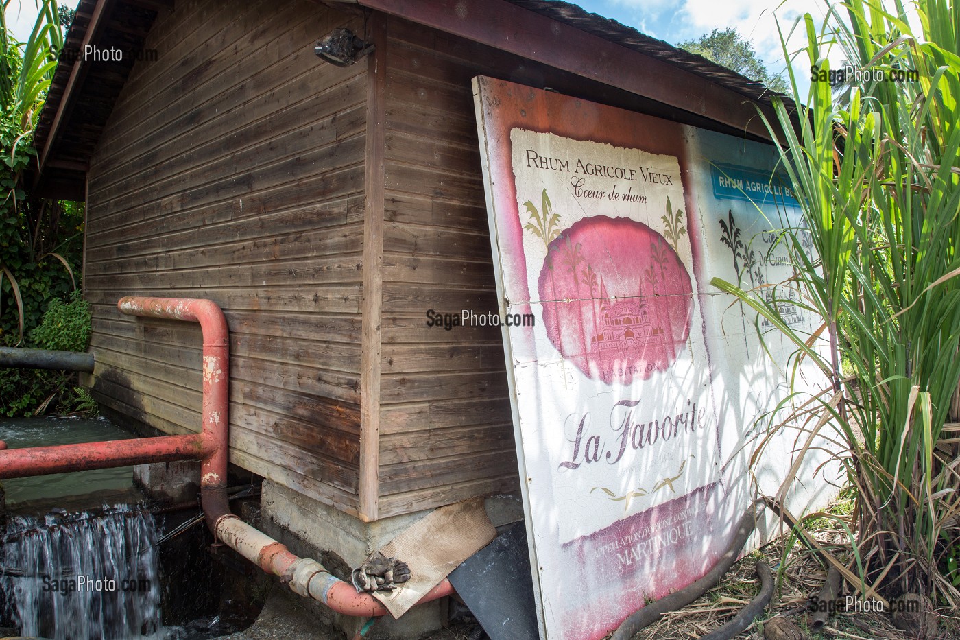 ANCIENNE PUBLICITE POUR LE RHUM AGRICOLE VIEUX, DISTILLERIE LA FAVORITE, FORT-DE-FRANCE, MARTINIQUE, ANTILLES FRANCAISES, FRANCE 