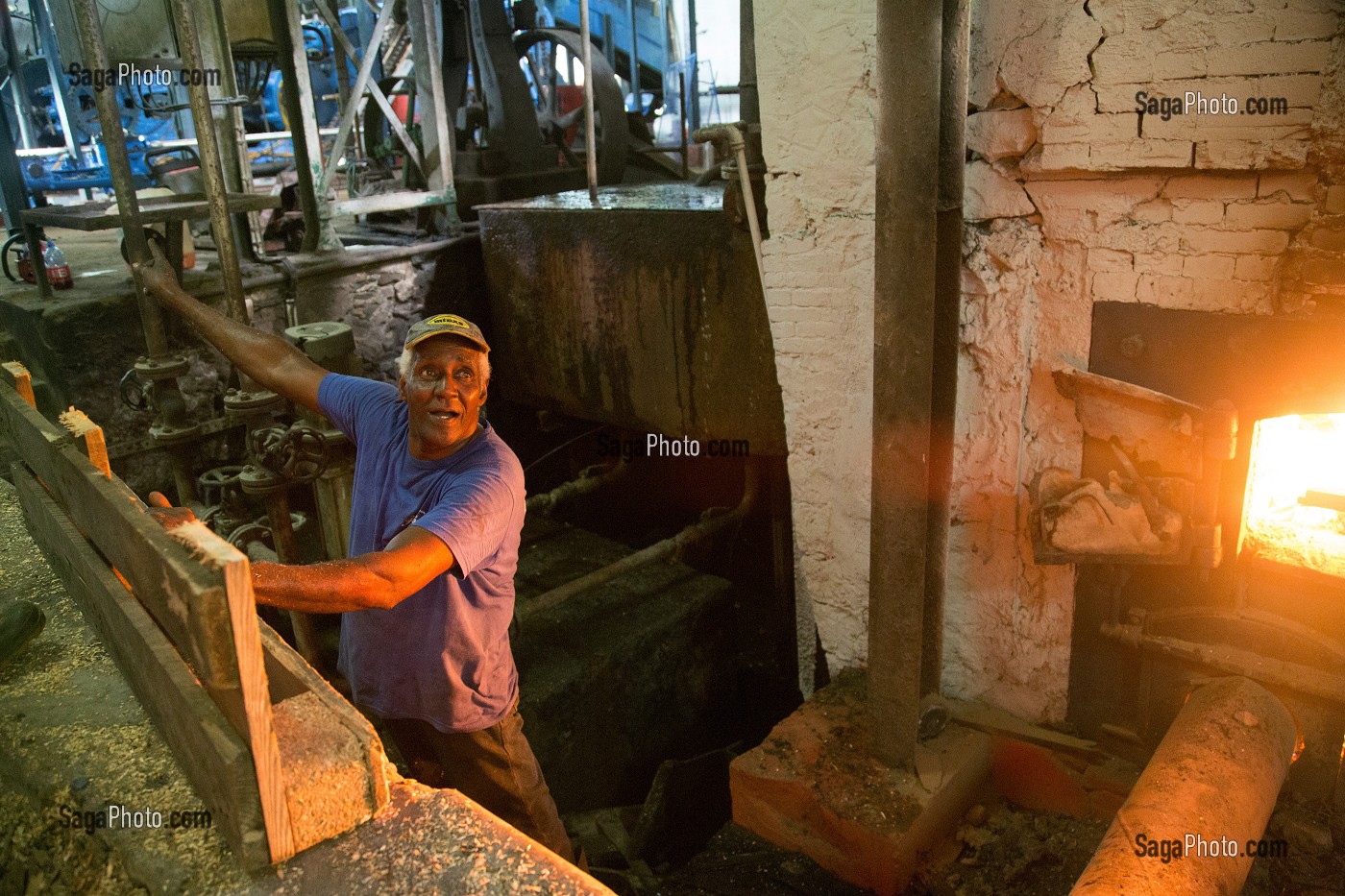 FOUR DE CHAUFFAGE POUR LA DISTILLATION, DISTILLERIE DE RHUM LA FAVORITE, FORT-DE-FRANCE, MARTINIQUE, ANTILLES FRANCAISES, FRANCE 