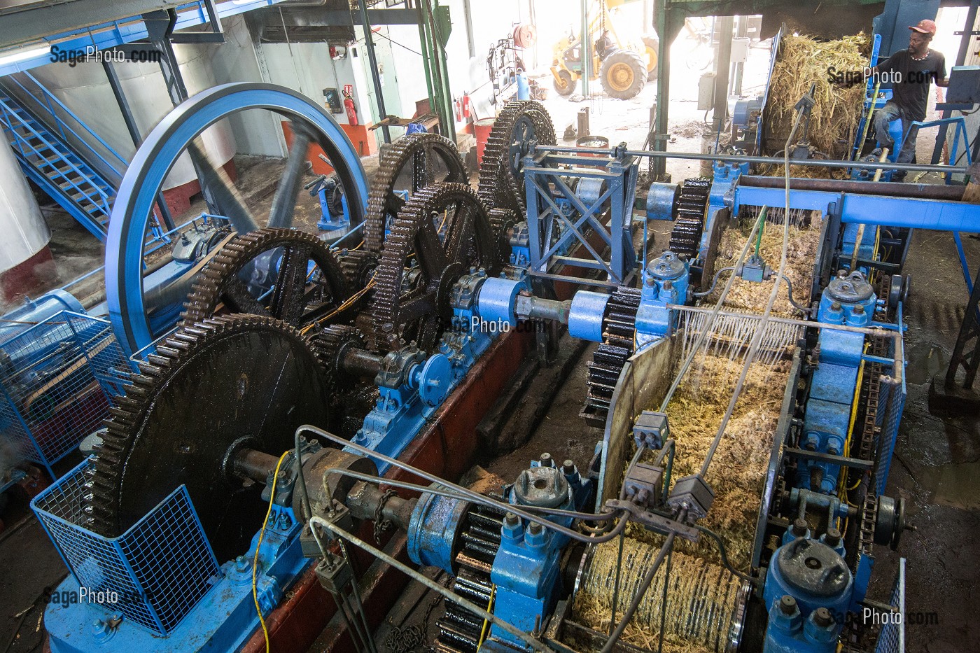 MACHINE POUR BROYER ET EXTRAIRE LE JUS DE CANNE A SUCRE, DISTILLERIE DE RHUM LA FAVORITE, FORT-DE-FRANCE, MARTINIQUE, ANTILLES FRANCAISES, FRANCE 