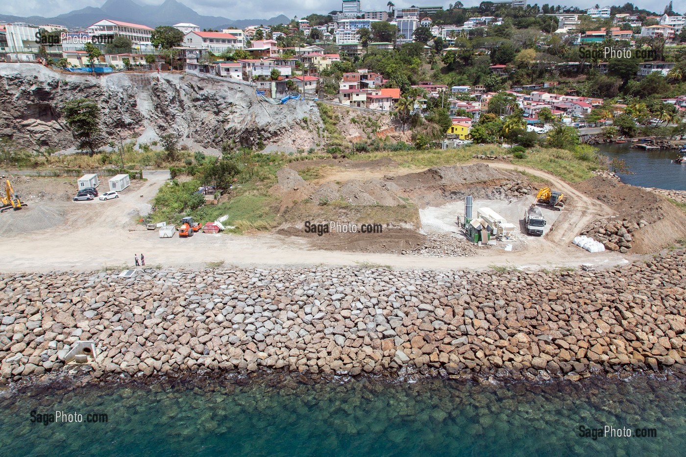 CARRIERE EN BORD DE MER, QUARTIER TEXACO, FORT-DE-FRANCE, MARTINIQUE, ANTILLES FRANCAISES, FRANCE 