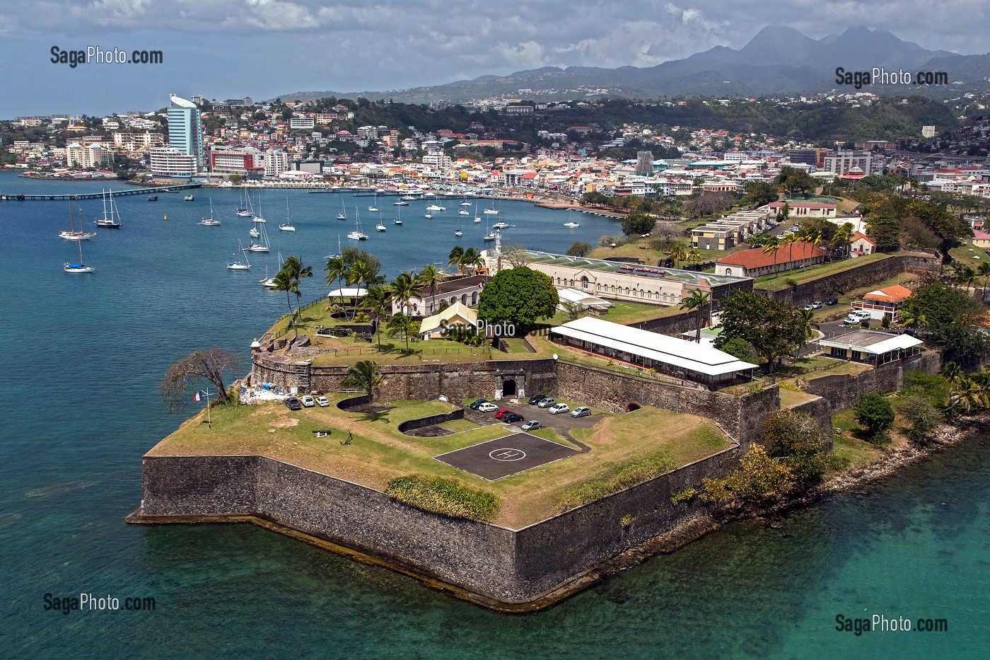 FORT SAINT-LOUIS AVEC LA POINTE SIMON ET LE CENTRE VILLE, FORT-DE-FRANCE, MARTINIQUE, ANTILLES FRANCAISES, FRANCE 