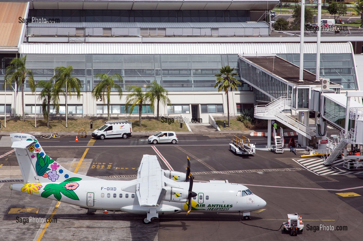 AVION A HELICES DE LA COMPAGNIE AIR ANTILLES, AEROPORT INTERNATIONAL AIME CESAIRE, LE LAMENTIN, FORT-DE-FRANCE, MARTINIQUE, ANTILLES FRANCAISES, FRANCE 