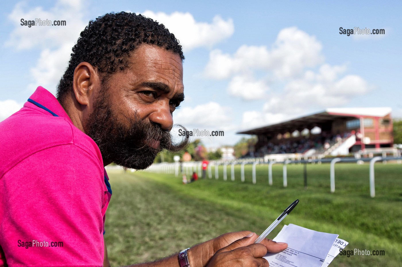 COMMISSAIRE DE COURSE, HIPPODROME DEPARTEMENTAL DE CARRERE, LE LAMENTIN, MARTINIQUE, ANTILLES FRANCAISES, FRANCE 