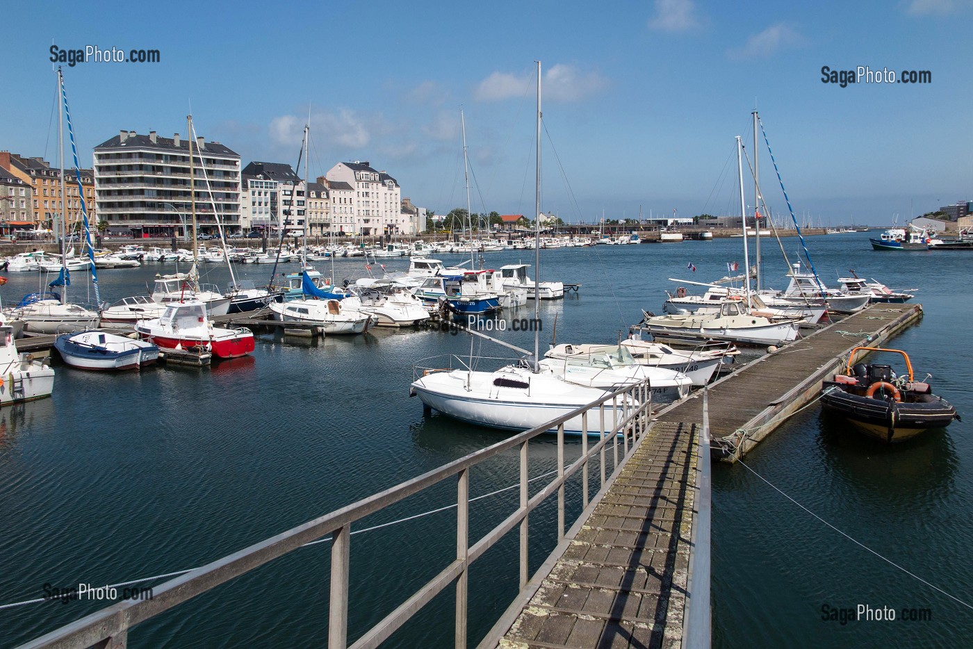 LE PORT DU CENTRE-VILLE DE CHERBOURG (50), FRANCE