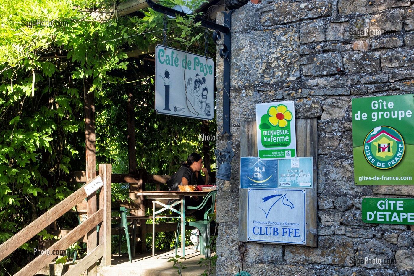 CAFE DE PAYS ET GITE RURAL, MOULIN DE VAUX, NOCHIZE (71), FRANCE 