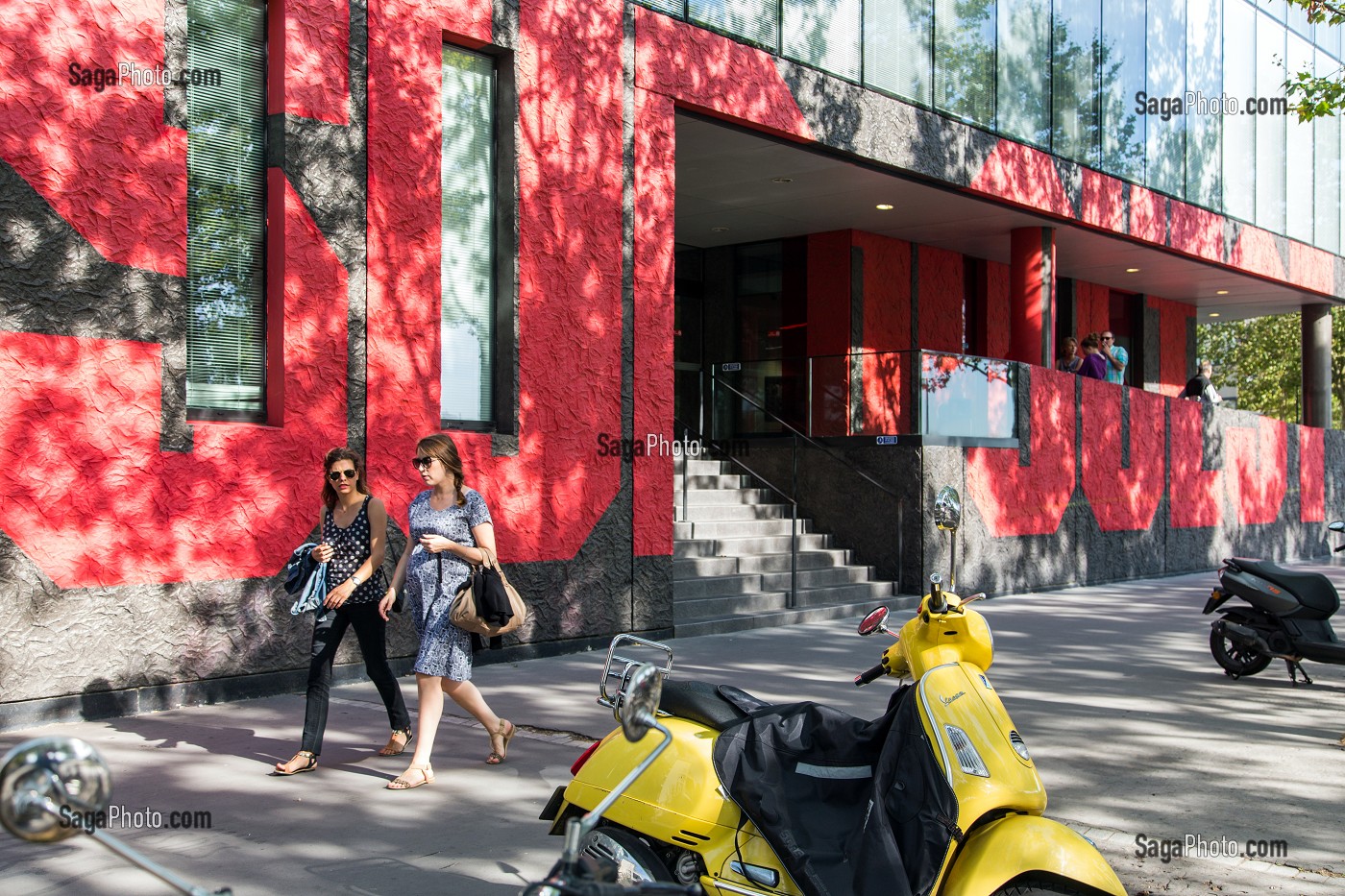 SIEGE DU JOURNAL SUD OUEST, QUAI DES QUEYRIES, VILLE DE BORDEAUX, GIRONDE (33), FRANCE 