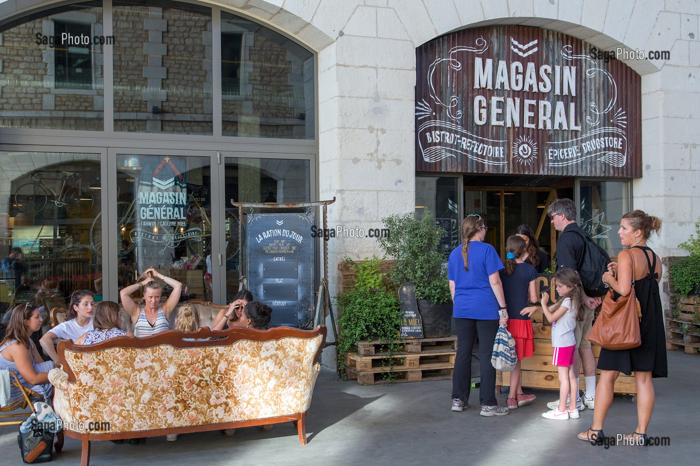 LE MAGASIN GENERAL, CAMPEMENT DARWIN, ANCIENNE CASERNE NIEL, QUAI DES QUEYRIES, VILLE DE BORDEAUX, GIRONDE (33), FRANCE 