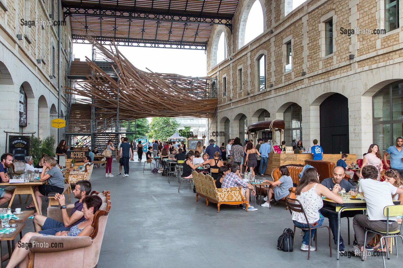 BISTROT DU MAGASIN GENERAL, CAMPEMENT DARWIN, ANCIENNE CASERNE NIEL, QUAI DES QUEYRIES, VILLE DE BORDEAUX, GIRONDE (33), FRANCE 