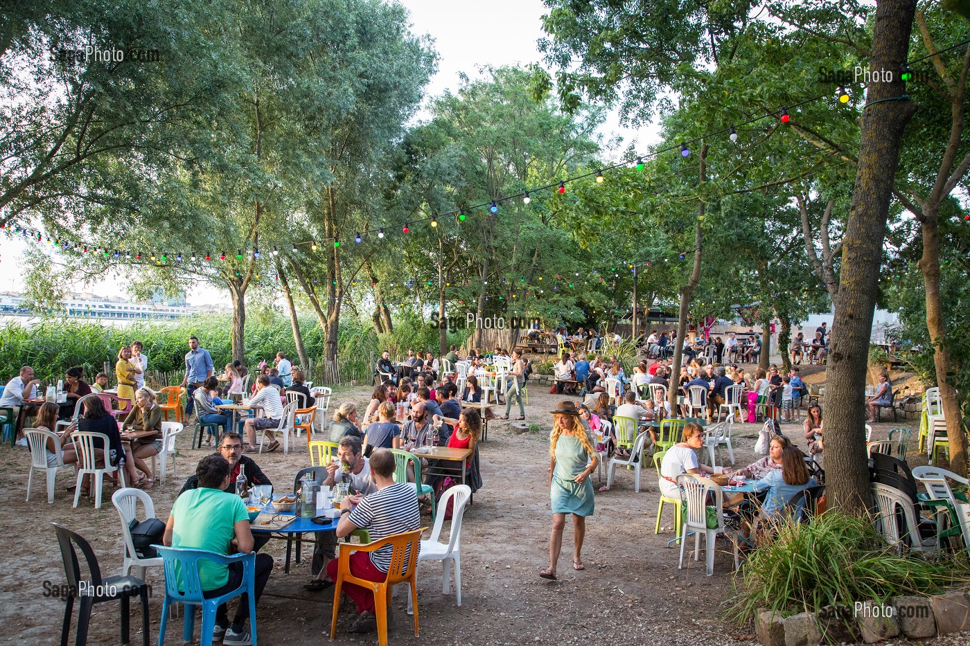 LA GUINGUETTE DE CHEZ ALRIQ, QUAI DES QUEYRIES, VILLE DE BORDEAUX, GIRONDE (33), FRANCE 